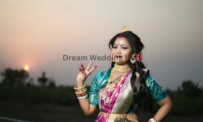 Diamond Touch Ledies Beauty Parlur  Mekup Studio